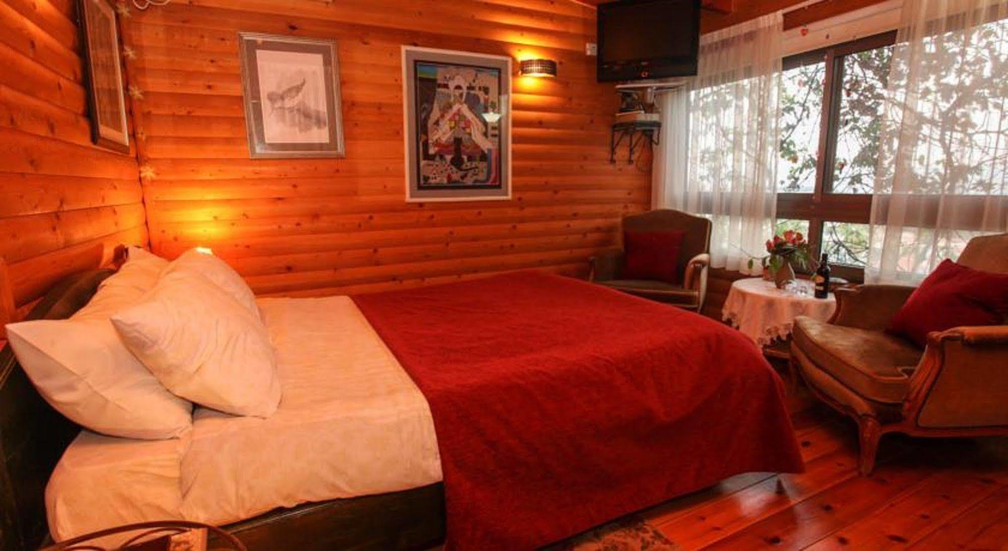 Havaya Ba Nof Lodge Rosch Pina Exterior foto